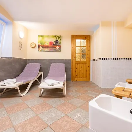 Hotel Garni Getreuer Eckart 3*