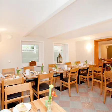 Garni Getreuer Eckart