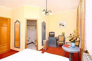 Garni Getreuer Eckart Hotel 3*