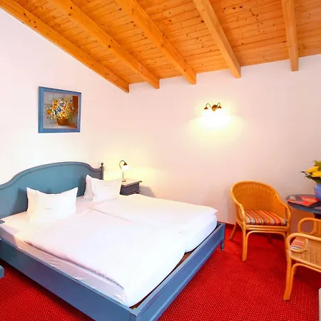 Hotel Garni Getreuer Eckart 3*