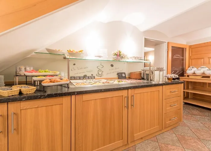 Hotel Garni Getreuer Eckart 3*